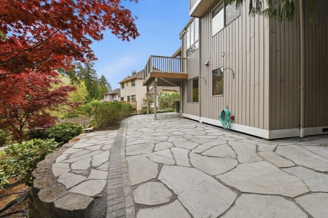 Building Photo - 4Bd/3.5Ba Sammamish House