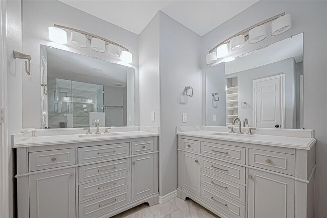 Building Photo - 16523 Pinon Vista Dr