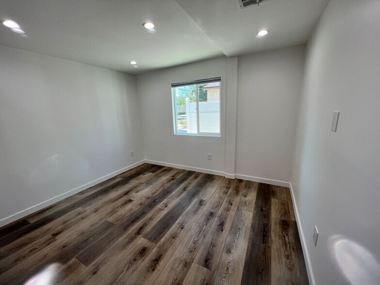 Building Photo - 7718 N Glenoaks Blvd