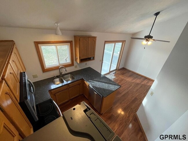 Building Photo - 406 Fort St