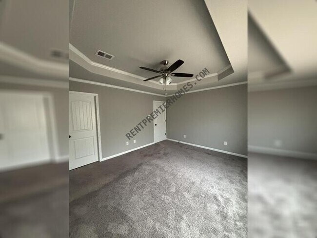 Building Photo - 50 Buena Vis Dr