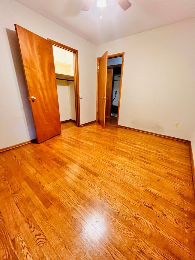 Building Photo - Single Family Home - 3 bedrooms and 1.5 ba...