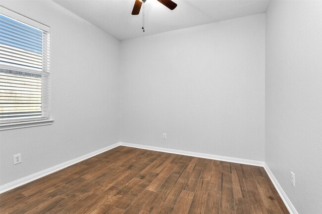 Building Photo - 30831 W Lost Creek Blvd