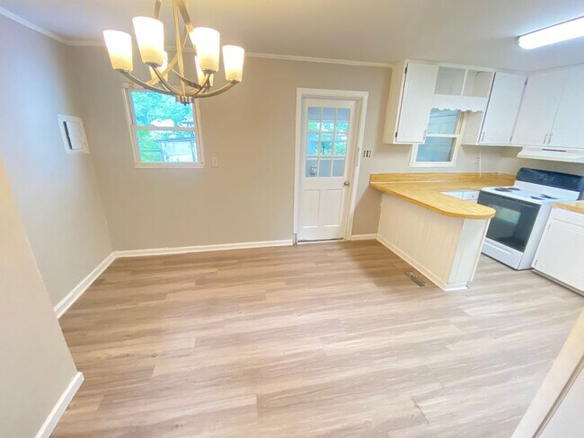 Building Photo - Fully Renovated 3bed/1ba House in 2021 located in North Kannapolis off Hwy 29
