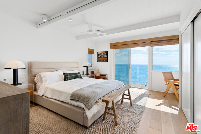 Building Photo - 27070 Malibu Cove Colony Dr