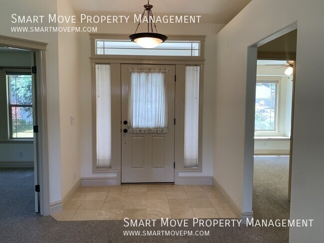 Building Photo - 570 Anton-