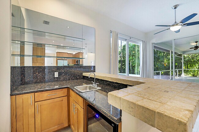 Building Photo - 19009 SE Old Trail Dr W