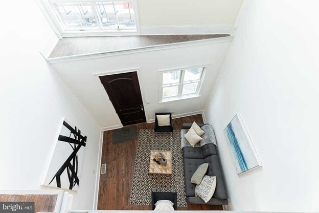 Building Photo - 1005 New Market St