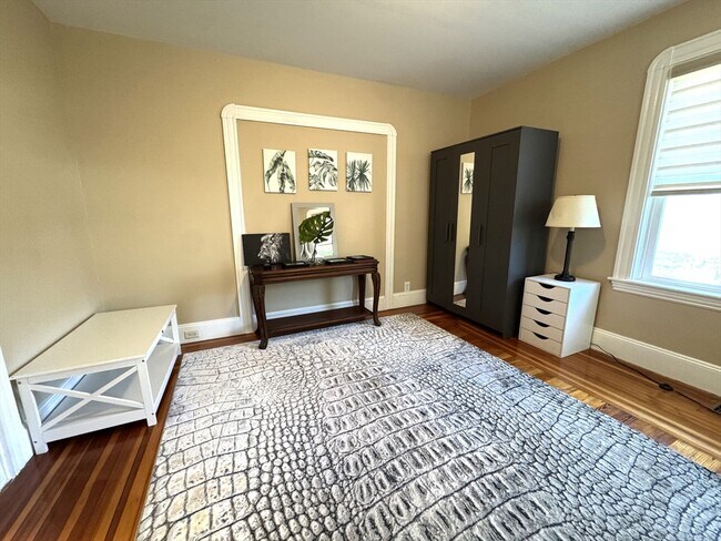 Building Photo - 23-25-25 Fuller St