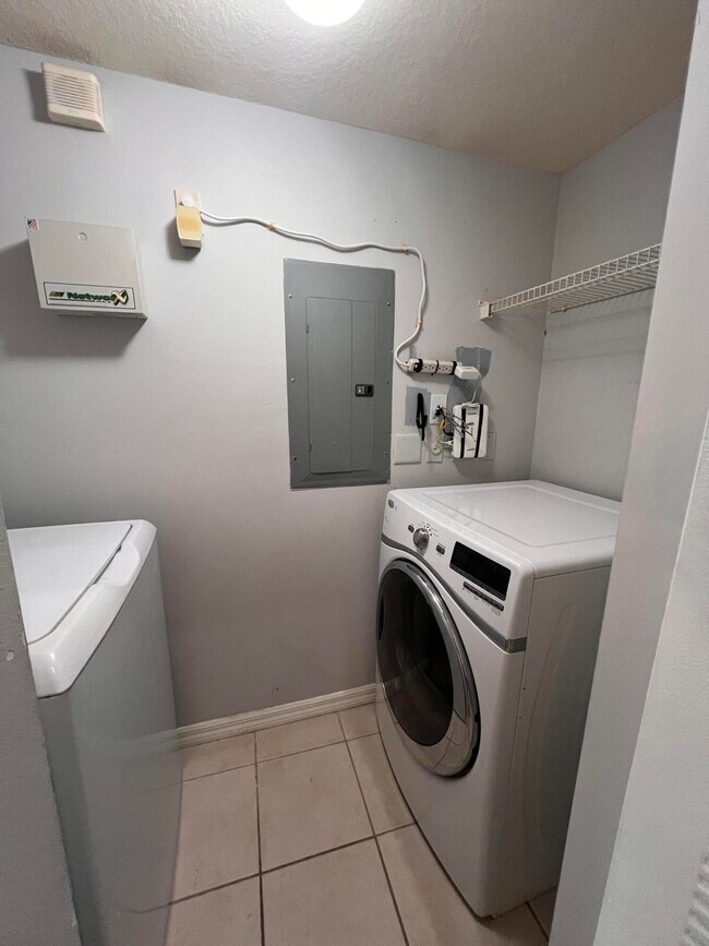 Building Photo - 4241 San Marino Blvd