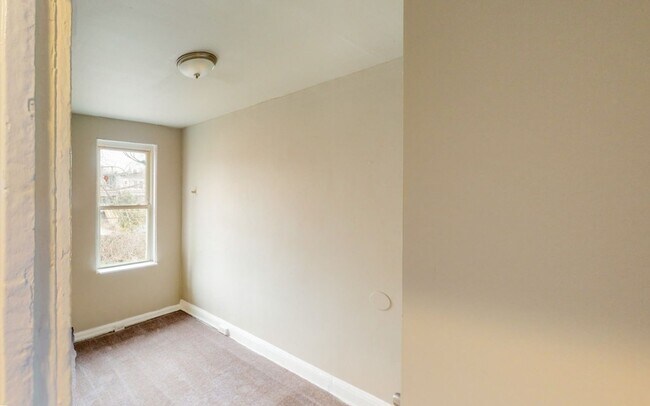 Building Photo - 2425 Druid Hill Ave