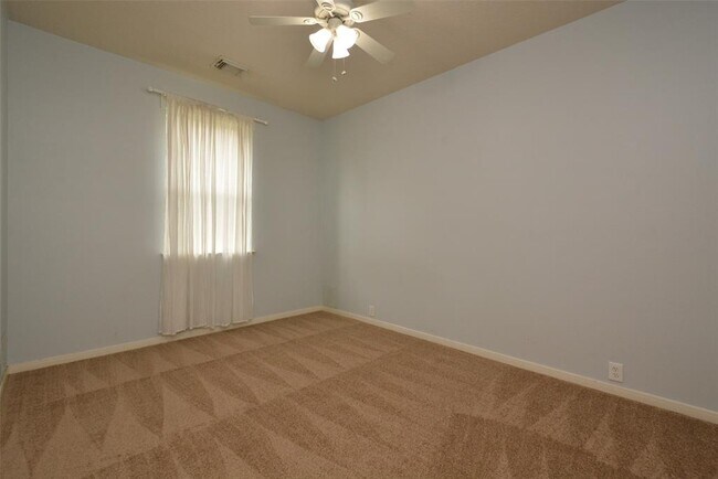 Building Photo - 2931 Sunbird Dr