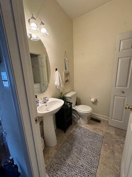Building Photo - 35821 S Gloucester Cir