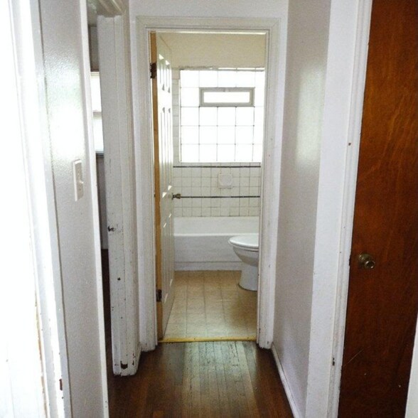 Building Photo - 154 Cameron Rd