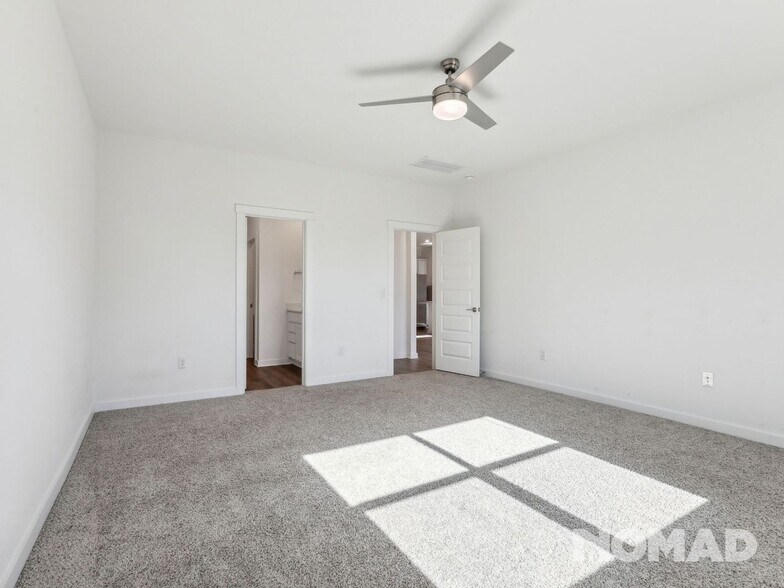 Building Photo - 272 Geminiflora Bend