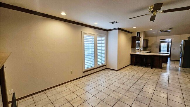 Building Photo - 1225 NW 198th St