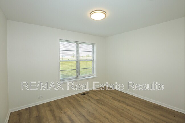 Building Photo - 1741 E 1st Ave