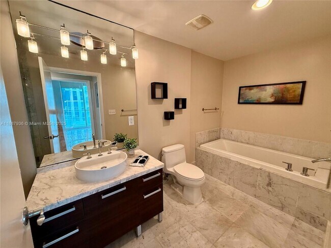 Building Photo - 253 NE 2nd St