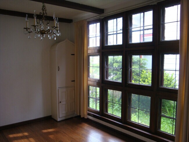 Dining Room - 2206 E Stratford Ct