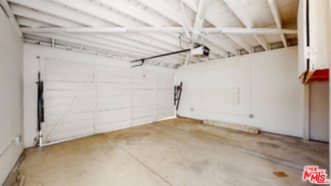 Building Photo - 2059 W 83rd St