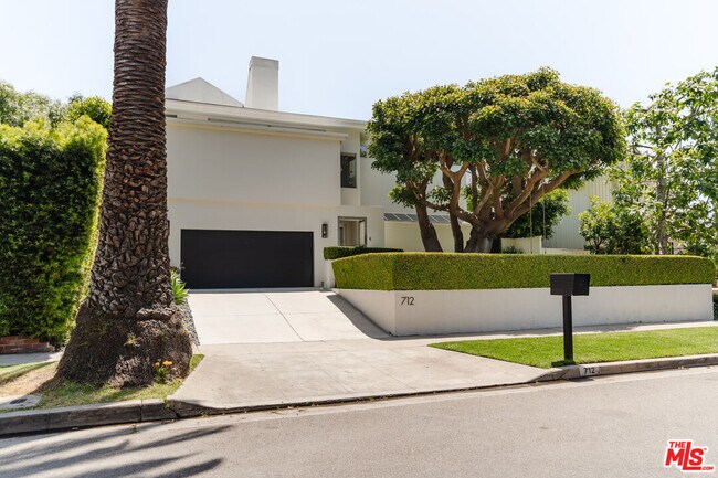 Building Photo - 712 San Lorenzo St