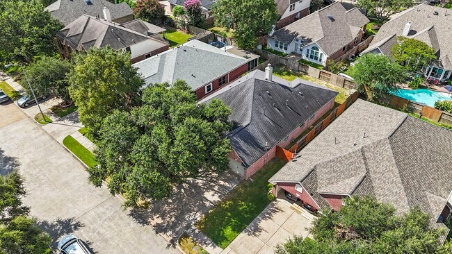 Building Photo - 10415 Courtley St