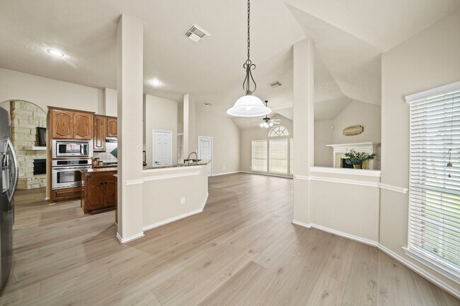 Building Photo - 1915 Stable Stone Ln