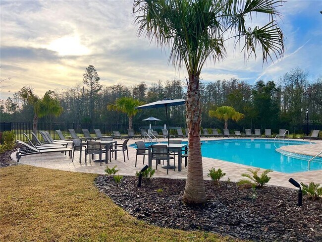 Building Photo - 2008 Viewfinder St