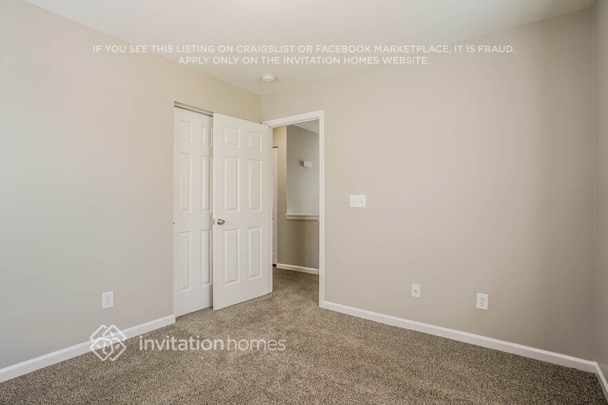 Building Photo - 325 Palmdale Ct