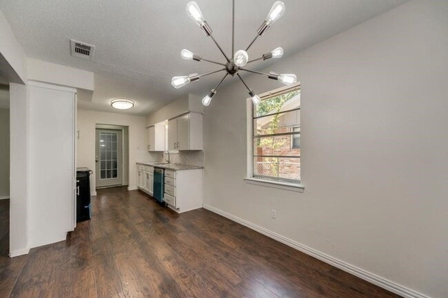 Building Photo - 10434 Springhaven Dr