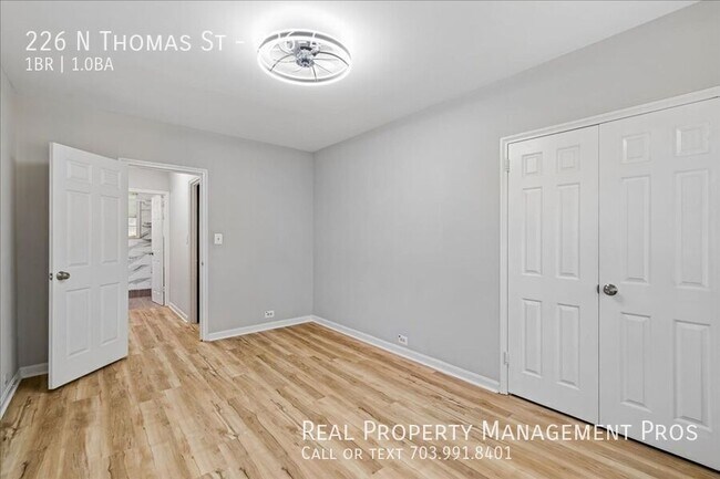 Building Photo - 226 N Thomas St