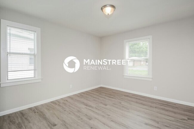 Building Photo - 3 Bedroom Pet-Friendly Home in St. Louis, MO with Main Street Renewal