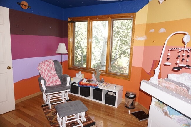 Building Photo - Lovely Home on Lookout Mountain!!