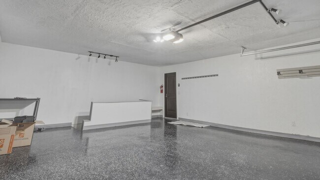 Building Photo - Wasatch Blvd Gem!! Hot Tub, Sauna, & Trails in Top SLC Location