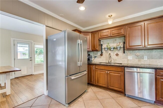 Building Photo - 2206 Iva Ln