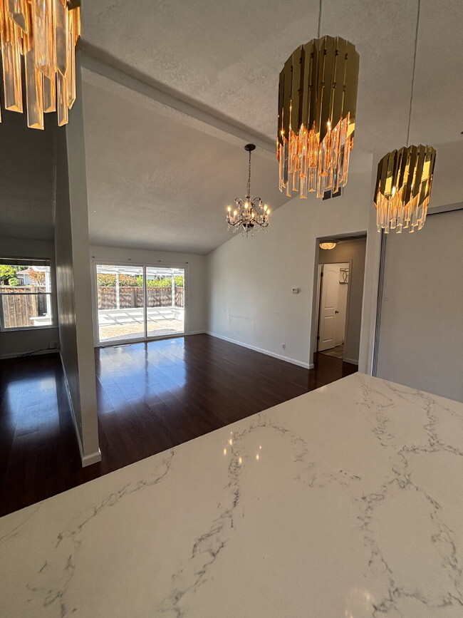 Building Photo - "Beautiful and Open Concord Retreat: 3-Bed...