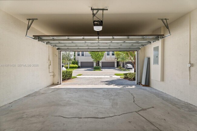 Building Photo - 8058 NW 105th Ct