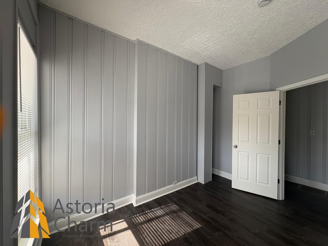 Building Photo - Modern 4-Bedroom with Yard & Easy Downtown...