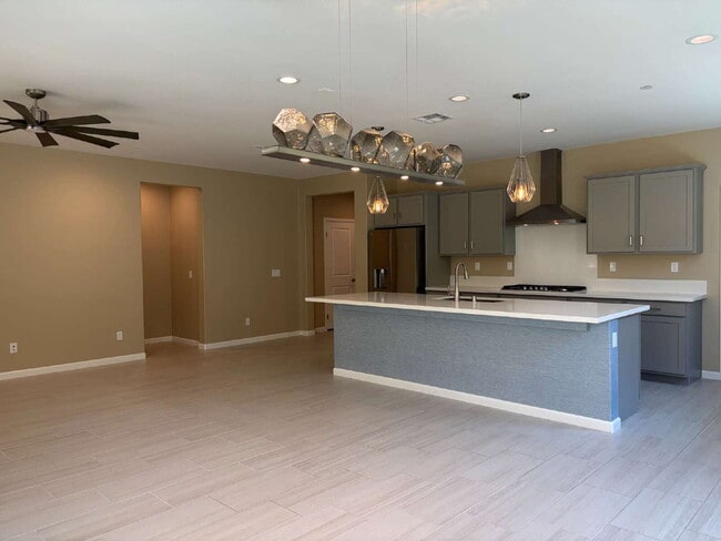 Building Photo - Stylish 2-Bedroom Oasis Domani, Residents ...