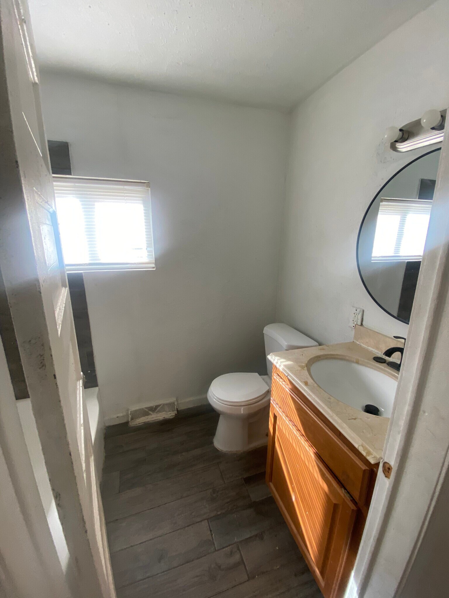 Building Photo - 5433 Beacon Ave