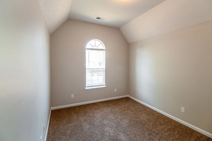 Building Photo - 7100 Maple Grove Rd