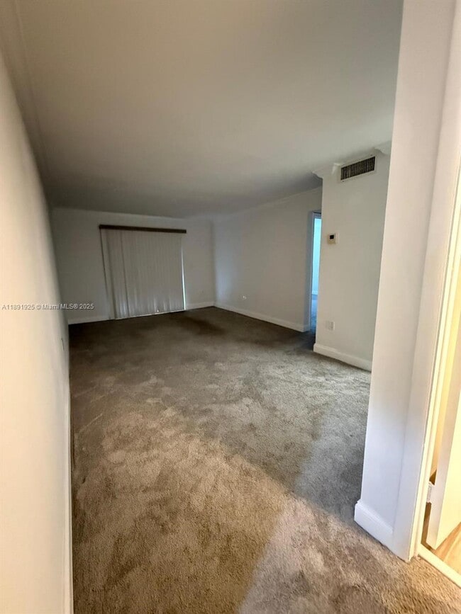 Building Photo - 7825 NE Bayshore Ct