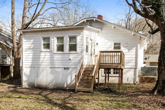 Building Photo - 1613 N Hamilton St