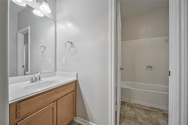Building Photo - 3630 Avalon Spring Ln