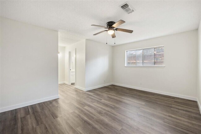 Building Photo - 12418 A Bar Dr