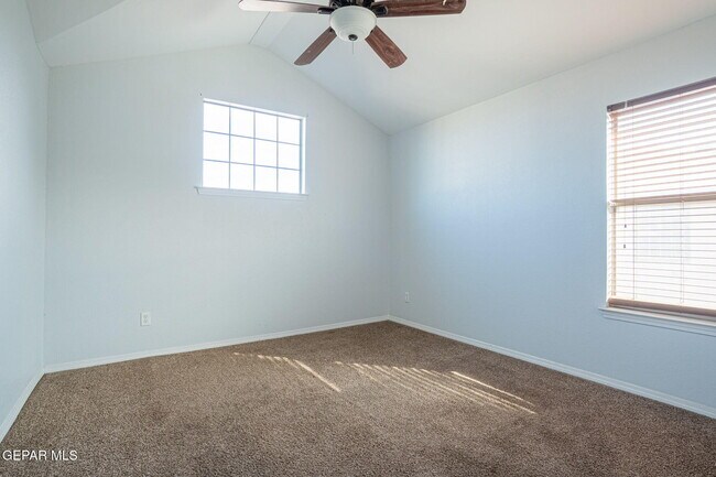 Building Photo - 12501 Sun Haven Dr