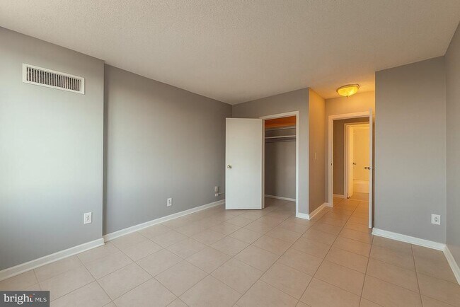 Building Photo - 5500 Holmes Run Pkwy