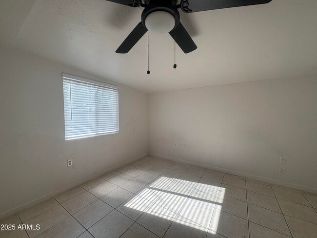 Building Photo - 2642 E Kings Ave