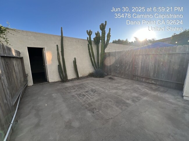 Building Photo - Beautiful 2 Bedroom with Ocean View in Dan...