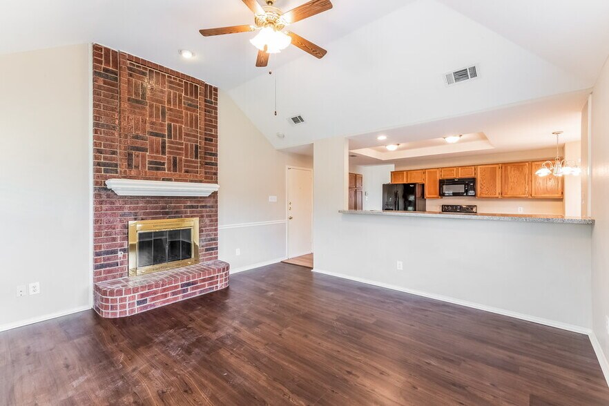 Building Photo - 2624 Beeman Dr